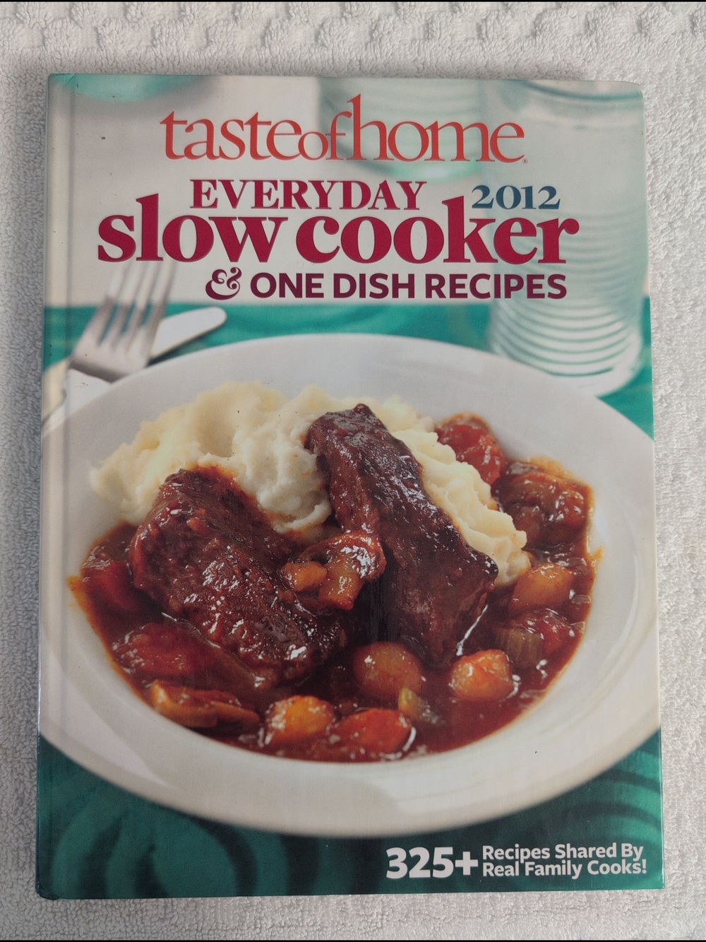 Taste of Home Everyday Slow Cooker & One Dish Recipes - Teal and White